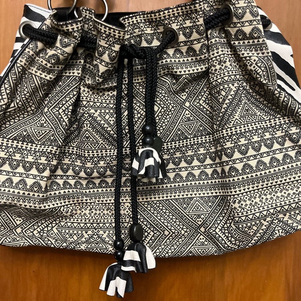 Bueno Purse Zebra Print Black and White - Picture 3 of 10